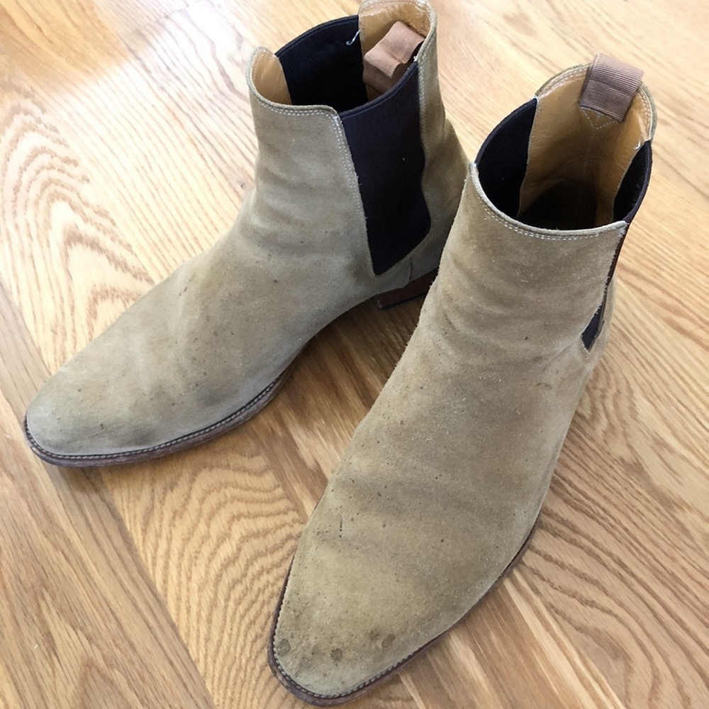 Saint Laurent Chelsea Boots